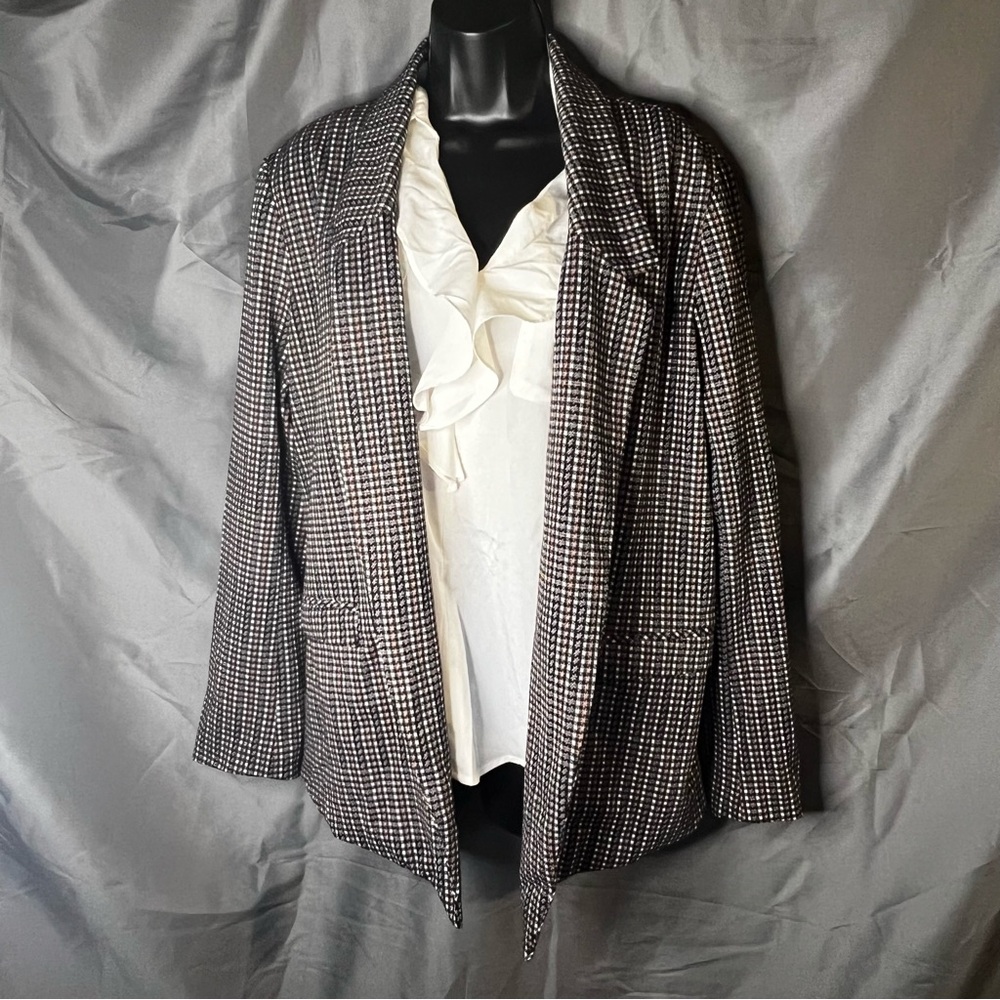 7th Avenue Design Studio by New York & Company open front blazer. Size XL.
